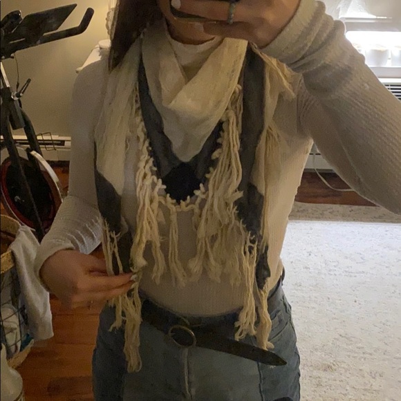 Urban Outfitters Lightweight Fringe Scarf - Picture 1 of 5